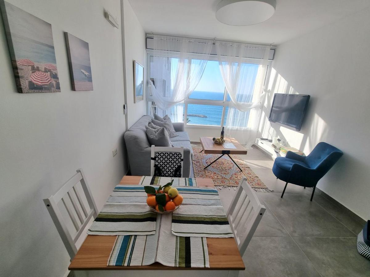 Beautiful 2-Bedroom Sea-View Apartment Netanya Dış mekan fotoğraf